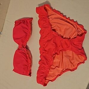 Victoria Secret Hot Pink 2 pc Bathingsuit. Top is Med and Bottoms are Large.